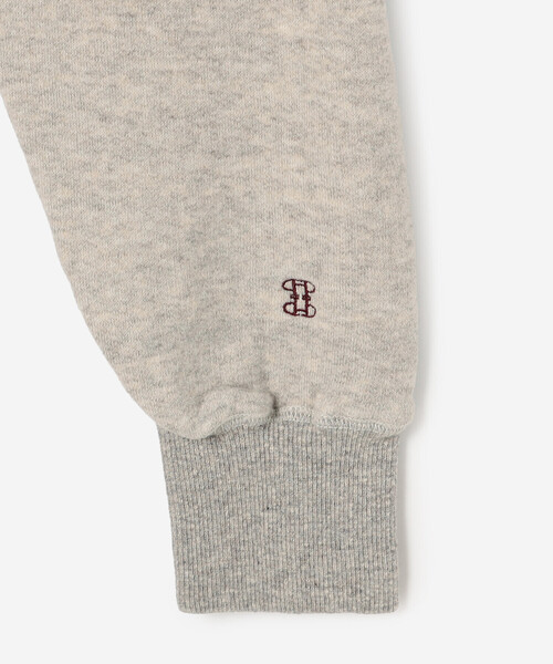 TICCA（ティッカ）の「TICCA | 〈別注〉 ダウニーウラケ ジップパーカー WOMEN（パーカー・レディース・ライトグレー/レッド/チャコール・F）」の7枚目の写真