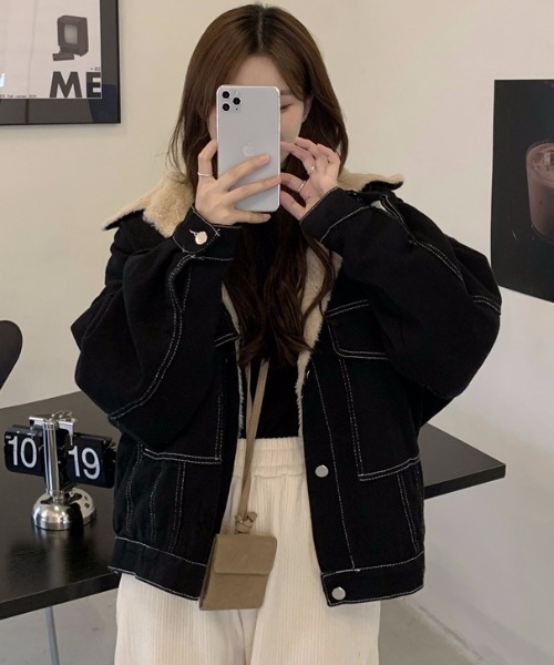 emi+（エミプラス）の「ボアドッキングデニムブルゾン（ブルゾン・レディース・ブラック・FREE）」の4枚目の写真