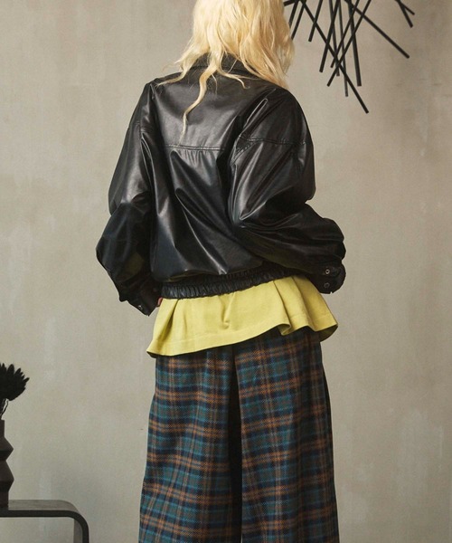MAISON SPECIAL(メゾンスペシャル)の「《UNISEX》Curve Switching A Light Eco Leather Shirt/カーブスウィッチングAライトエコレザーシャツ【MAISON SPECIAL/メゾンスペシャル】■セットアップ対応■(シャツ/ブラウス・メンズ・ブラック/ブラウン・0/1/2)」の8枚目の写真