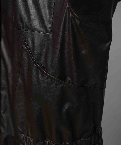 MAISON SPECIAL(メゾンスペシャル)の「《UNISEX》Curve Switching A Light Eco Leather Shirt/カーブスウィッチングAライトエコレザーシャツ【MAISON SPECIAL/メゾンスペシャル】■セットアップ対応■(シャツ/ブラウス・メンズ・ブラック/ブラウン・0/1/2)」の16枚目の写真