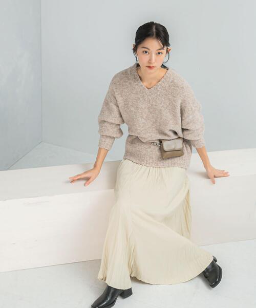 WEB限定』Vネックカーブスリーブニット（ニット/セーター）｜URBAN