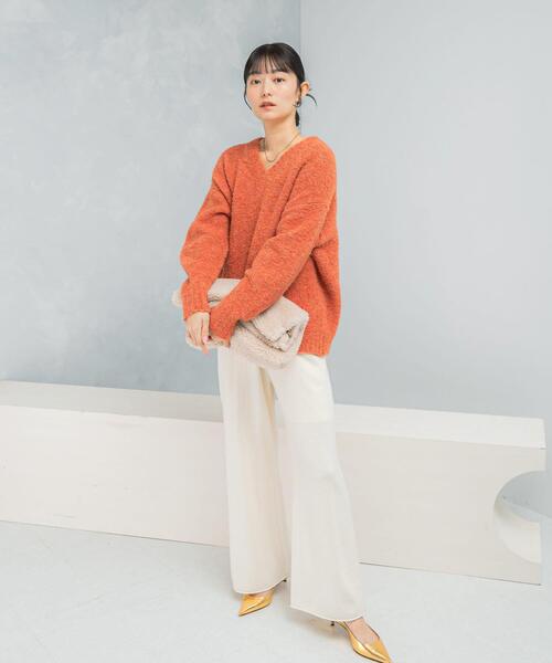 URBAN RESEARCH ROSSO WOMEN(アーバンリサーチ ロッソ)の「『WEB限定』Vネックカーブスリーブニット(ニット/セーター・レディース・ピンク系その他/チャコールグレー/モカ・FREE)」の11枚目の写真