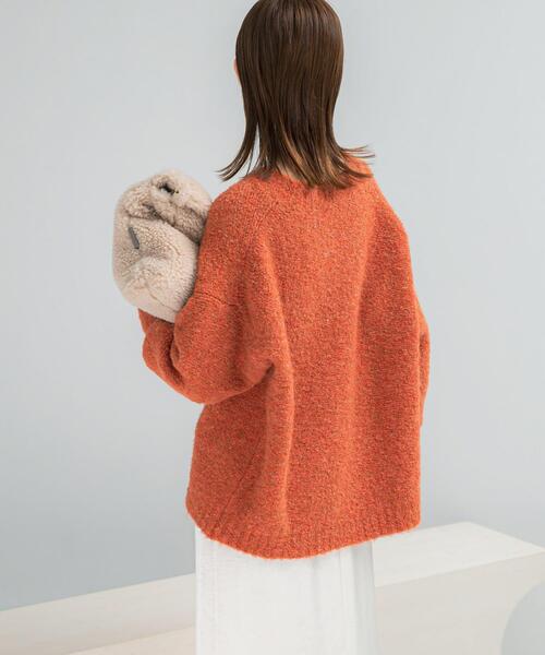 URBAN RESEARCH ROSSO WOMEN(アーバンリサーチ ロッソ)の「『WEB限定』Vネックカーブスリーブニット(ニット/セーター・レディース・ピンク系その他/チャコールグレー/モカ・FREE)」の14枚目の写真