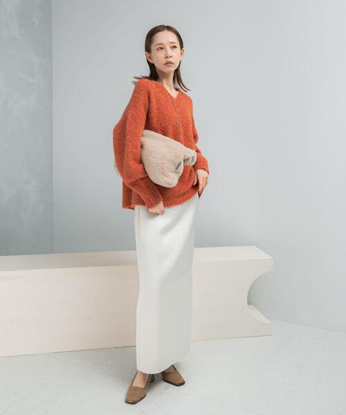 URBAN RESEARCH ROSSO WOMEN(アーバンリサーチ ロッソ)の「『WEB限定』Vネックカーブスリーブニット(ニット/セーター・レディース・ピンク系その他/チャコールグレー/モカ・FREE)」の15枚目の写真