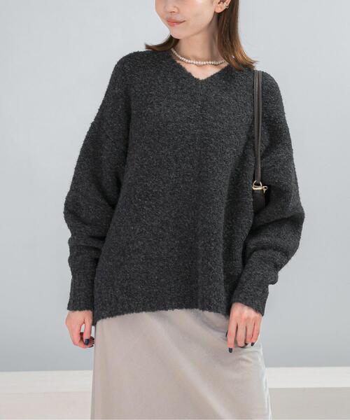 WEB限定』Vネックカーブスリーブニット（ニット/セーター）｜URBAN