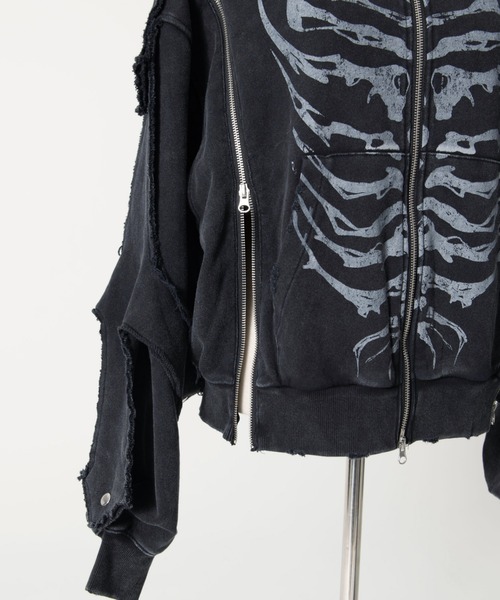 TRAVAS TOKYO（トラバス トウキョウ）の「『TRAVAS TOKYO/トラバス トーキョー』GEDRAJI x TRAVAS TOKYO イラストプリントZIPパーカー（パーカー・レディース・ブラック/ライトベージュ・FREE）」の5枚目の写真