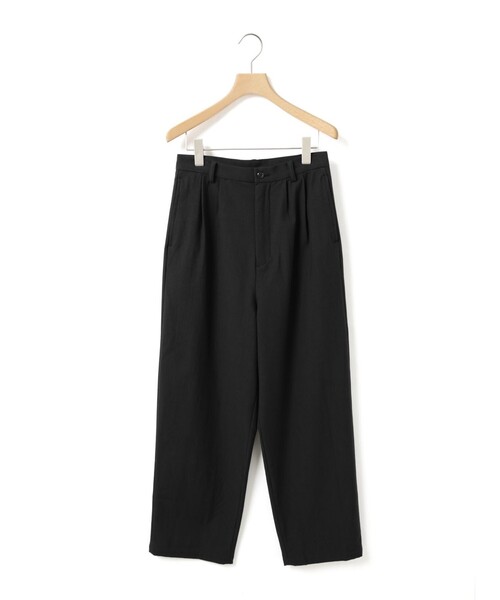 MidiUmi(ミディウミ)の「MidiUmi バックサテンツータックパンツ(その他パンツ・レディース・ネイビー/ブラック/アイボリー・1/2)」の6枚目の写真