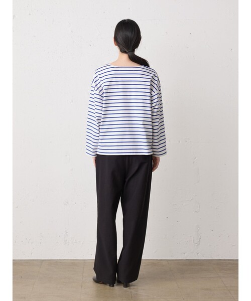 MidiUmi(ミディウミ)の「MidiUmi バックサテンツータックパンツ(その他パンツ・レディース・ネイビー/ブラック/アイボリー・1/2)」の12枚目の写真