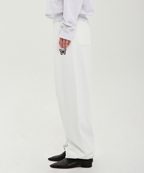 NICK&NICOLE(ニックアンドニコール)の「BUTTERFLY WIDE QUALITY PANTS_IVORY(スウェットパンツ・レディース・その他・MEDIUM/LARGE)」の2枚目の写真