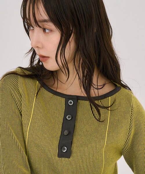 UNITED TOKYO（ユナイテッドトウキョウ）の「Wカラーレイヤーニット｜ウォッシャブル/オフィスカジュアル/細見え/春服（ニット/セーター・レディース・ブラック/イエロー/ライトブルーグレー・FREE）」の18枚目の写真