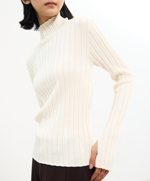 STUDIOUS（ステュディオス）の「【STUDIOUS/ステュディオス】Silk Viscorse Wide Rib KT/シルクビスコースワイドリブニット（ニット/セーター・レディース・ブラウン/ブラック/オフホワイト・FREE）」の2枚目の写真