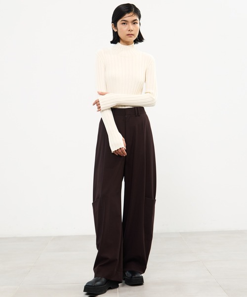 STUDIOUS（ステュディオス）の「【STUDIOUS/ステュディオス】Silk Viscorse Wide Rib KT/シルクビスコースワイドリブニット（ニット/セーター・レディース・ブラウン/ブラック/オフホワイト・FREE）」の4枚目の写真