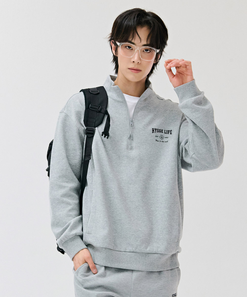 CHASECULT（チェイスカルト）の「男性エッセンシャルレタリングハーフジップTシャツ-グレー（スウェット・メンズ・ライトグレー・100/95/105/110）」の4枚目の写真