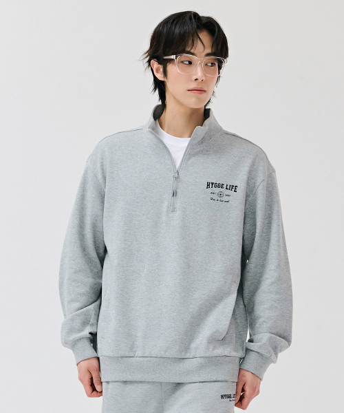 CHASECULT（チェイスカルト）の「男性エッセンシャルレタリングハーフジップTシャツ-グレー（スウェット・メンズ・ライトグレー・100/95/105/110）」の5枚目の写真