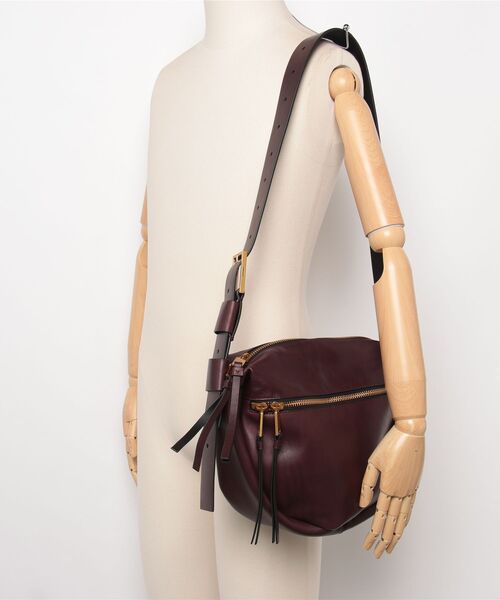 ALLSAINTS(オールセインツ)の「ALLSAINTS NOEMIE CROSSBODY(ショルダーバッグ・レディース・レッド系その他・FREE)」の11枚目の写真