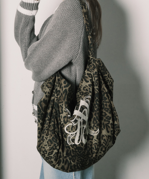 NYXX（エヌワイエックスエックス）の「EMBLEM COTTON BAG DEEP BEIGE（ショルダーバッグ・レディース・その他・FREE）」の2枚目の写真