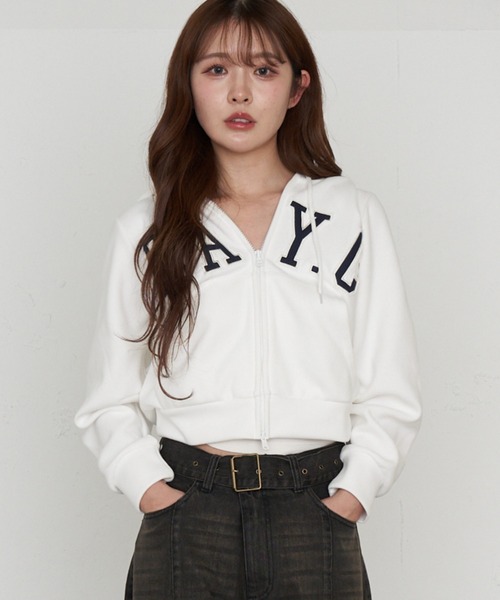 RAY CASSIN(レイカズン)の「ロゴフードパーカー(パーカー・レディース・ネイビー/ホワイト/グレー・S/M)」の2枚目の写真