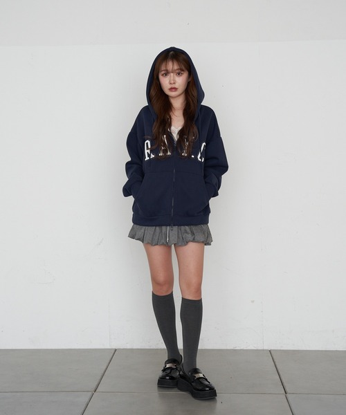 RAY CASSIN(レイカズン)の「ロゴフードパーカー(パーカー・レディース・ネイビー/ホワイト/グレー・S/M)」の19枚目の写真