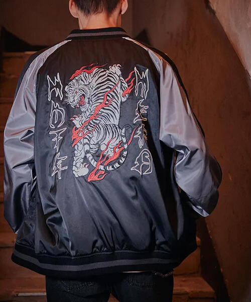 NOT4NERD(ノットフォーナード)の「NOT4NERD/ノットフォーナード/Tiger Satin Blouson Jacket(スカジャン・メンズ・ブラック/ネイビー・XL/M/L)」の2枚目の写真