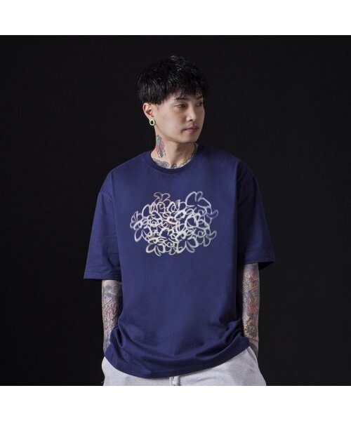 ASTRAL PROJECTION（アストラルプロジェクション）の「[オーバーサイズ]ネオンフラワー13番手コットンラウンドネック半袖Tシャツ_ネイビー（Tシャツ/カットソー・メンズ・その他・MEDIUM/LARGE/X-LARGE/XX-LARGE）」の2枚目の写真