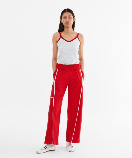MENASOO（ミナス）の「Line Point Pin Tuck Cotton Pants_Red（スウェットパンツ・レディース・レッド・2/1）」の6枚目の写真