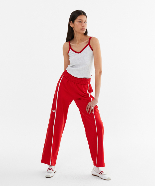 MENASOO（ミナス）の「Line Point Pin Tuck Cotton Pants_Red（スウェットパンツ・レディース・レッド・2/1）」の8枚目の写真
