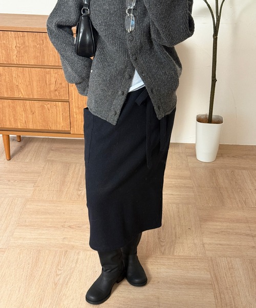 MUHET(ミュエータ)の「wool-blend tie-waist pocket skirt / ウールブレンドポケットスカート(スカート・レディース・グレー/ネイビー・LARGE/MEDIUM)」の2枚目の写真