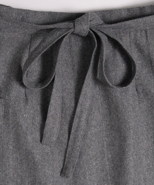MUHET(ミュエータ)の「wool-blend tie-waist pocket skirt / ウールブレンドポケットスカート(スカート・レディース・グレー/ネイビー・LARGE/MEDIUM)」の16枚目の写真
