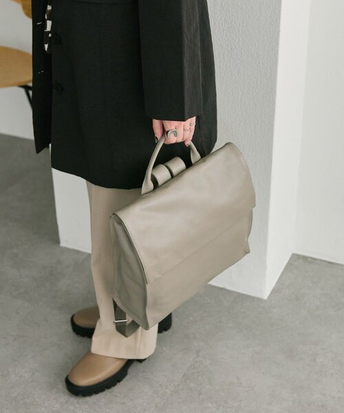 本革/A4サイズ対応》レザーフラップリュック（バックパック/リュック