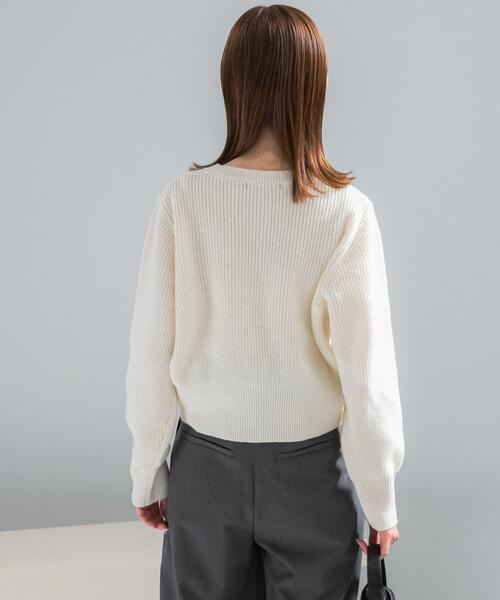 URBAN RESEARCH ROSSO WOMEN(アーバンリサーチ ロッソ)の「『WEB限定』ボタンデザインニットプルオーバー(カーディガン/ボレロ・レディース・グレー/ホワイト/ピンク・FREE)」の6枚目の写真