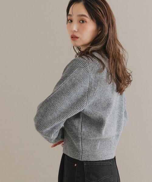 URBAN RESEARCH ROSSO WOMEN(アーバンリサーチ ロッソ)の「『WEB限定』ボタンデザインニットプルオーバー(カーディガン/ボレロ・レディース・グレー/ホワイト/ピンク・FREE)」の16枚目の写真