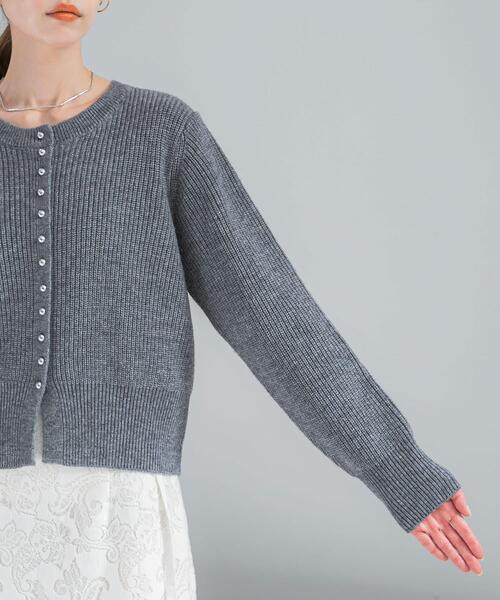 URBAN RESEARCH ROSSO WOMEN（アーバンリサーチ　ロッソ）の「ボタンデザインニットプルオーバー（カーディガン/ボレロ・レディース・グレー/ホワイト/ピンク・FREE）」の18枚目の写真