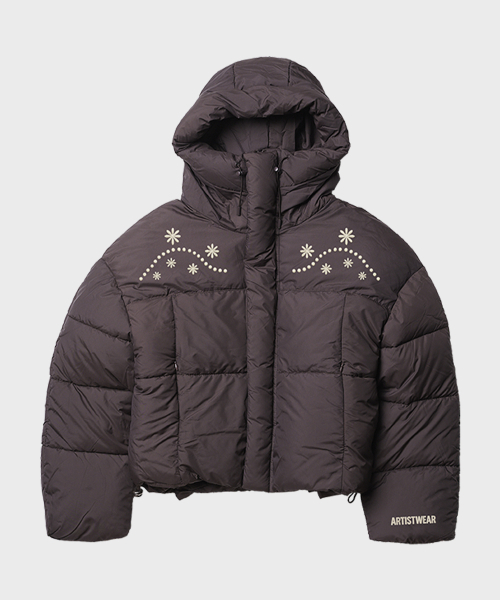 ARTISTWEAR（アーティストウェア）の「[3COLORS] ウェスタンフローラルフードクロップショートパディング（ダウンジャケット/コート・レディース・ブラック/ブラウン・MEDIUM/LARGE）」の9枚目の写真