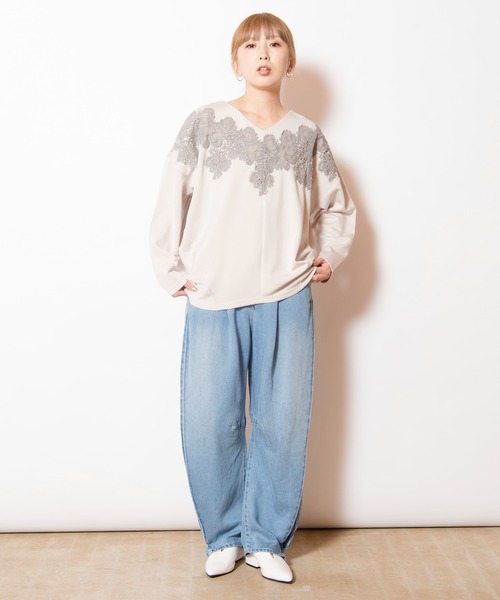 OSMOSIS（オズモーシス）の「セルロースデニムタックパンツ（デニムパンツ・レディース・ライトブルー/ブラック/ブルー・2/1）」の4枚目の写真