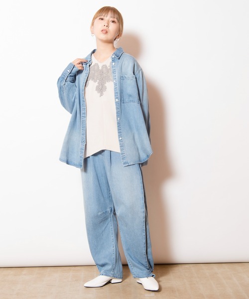 OSMOSIS（オズモーシス）の「セルロースデニムタックパンツ（デニムパンツ・レディース・ライトブルー/ブラック/ブルー・2/1）」の10枚目の写真