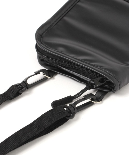 LAKOLE（ラコレ）の「メタルカラーパスポートケース / 634919（パスポートケース・レディース・その他1/ブラック・FREE）」の7枚目の写真