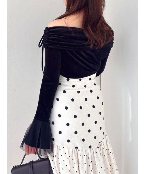 dazzlin（ダズリン）の「シアーベロアオフショルトップス（Tシャツ/カットソー・レディース・アイボリー/ブラック・FREE）」の8枚目の写真