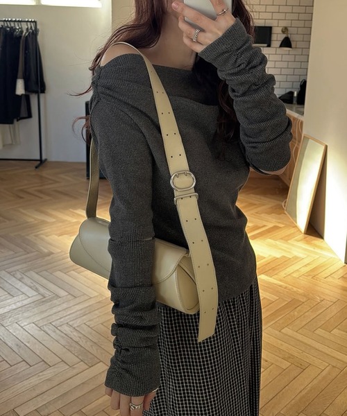 WILLFULLY(ウィルフリー)の「2way sleeve off shoulder rib tops(Tシャツ/カットソー・レディース・ブラウン系その他/タン/チャコール・FREE)」の20枚目の写真
