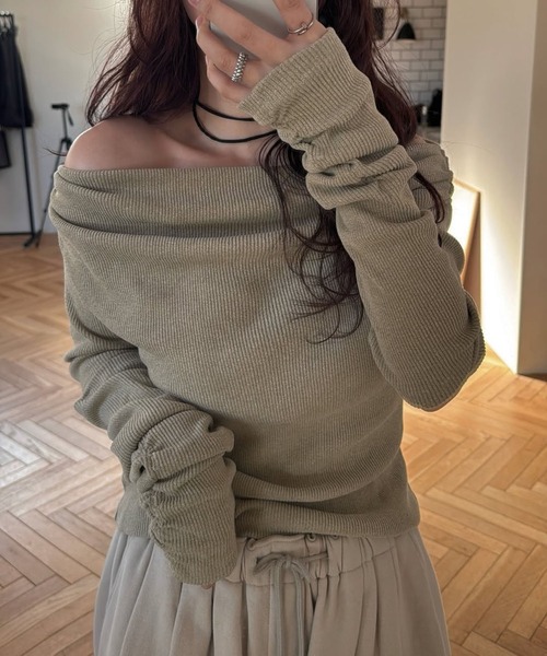 WILLFULLY(ウィルフリー)の「2way sleeve off shoulder rib tops(Tシャツ/カットソー・レディース・ブラウン系その他/タン/チャコール・FREE)」の4枚目の写真