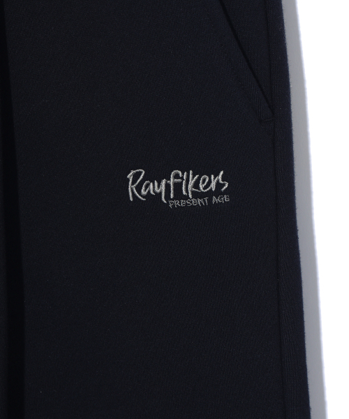 RAYFIKERS(レイフィカース)の「スモールレタリングワンタックワイドスウェットパンツ MP9PU979_BLACK(スウェットパンツ・メンズ・その他・34/32/30/28)」の4枚目の写真