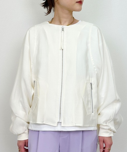 LUGIVA（ルギヴァ）の「バックギャザーフリルブルゾン（ブルゾン・レディース・カーキ/オフホワイト・M）」の11枚目の写真