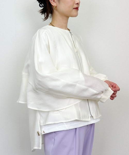 LUGIVA（ルギヴァ）の「バックギャザーフリルブルゾン（ブルゾン・レディース・カーキ/オフホワイト・M）」の12枚目の写真