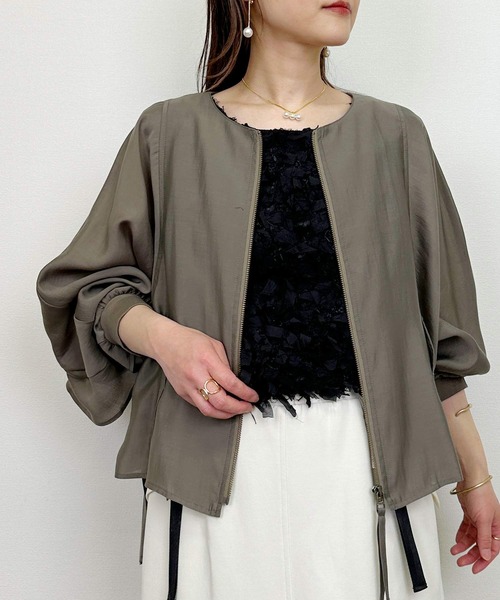 LUGIVA（ルギヴァ）の「バックギャザーフリルブルゾン（ブルゾン・レディース・カーキ/オフホワイト・M）」の17枚目の写真