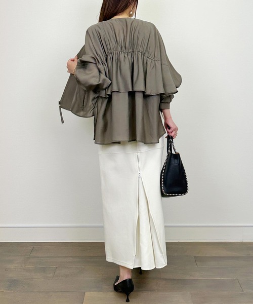 LUGIVA（ルギヴァ）の「バックギャザーフリルブルゾン（ブルゾン・レディース・カーキ/オフホワイト・M）」の20枚目の写真