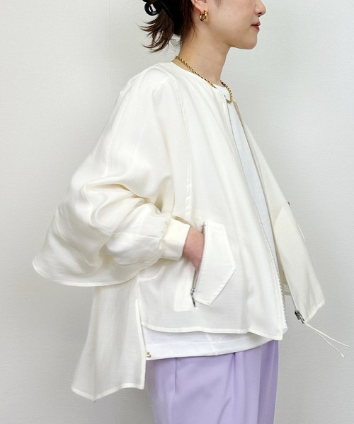 LUGIVA（ルギヴァ）の「バックギャザーフリルブルゾン（ブルゾン・レディース・カーキ/オフホワイト・M）」の6枚目の写真