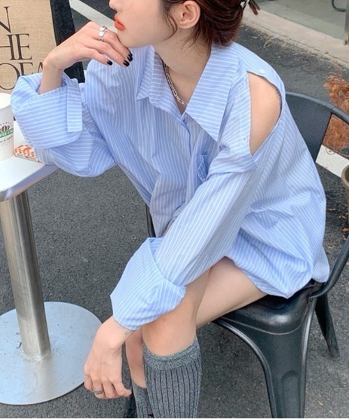 SHEENA(シーナ)の「2wayショルダースリットストライプルーズシャツ(シャツ/ブラウス・レディース・サックスブルー・M)」の9枚目の写真