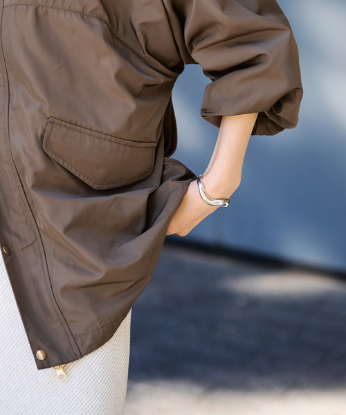 FRAMeWORK(フレームワーク)の「FROSTLINE/フロストライン 別注マウンテンパーカー(マウンテンパーカー・レディース・ベージュ/ブラウン・FREE)」の4枚目の写真