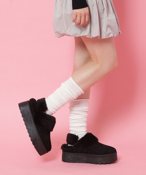cs T&P(シーエスティーアンドピー)の「フェイクムートンサボ ベルト取り外し可(サンダル・レディース・ブラック系/ベージュ系・M/S/LL/L)」の1枚目の写真