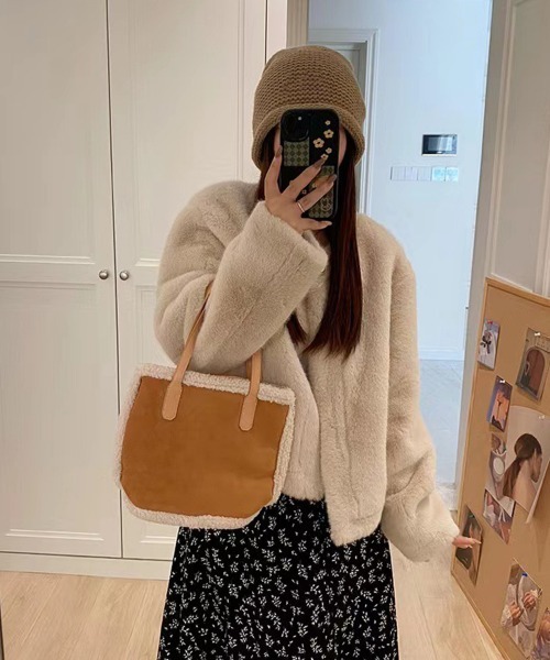Miniministore(ミニミニストア)の「ファージャケット ふわふわ パールボタン(ノーカラージャケット・レディース・アイボリー/ブラック/ベージュ・FREE)」の8枚目の写真