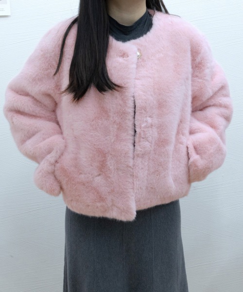 Miniministore(ミニミニストア)の「ファージャケット ふわふわ パールボタン(ノーカラージャケット・レディース・アイボリー/ブラック/ベージュ・FREE)」の16枚目の写真